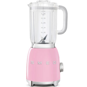 This SMEG Blender is your ultimate kitchen companion, designed to elevate your blending experience with its powerful performance and sleek design.