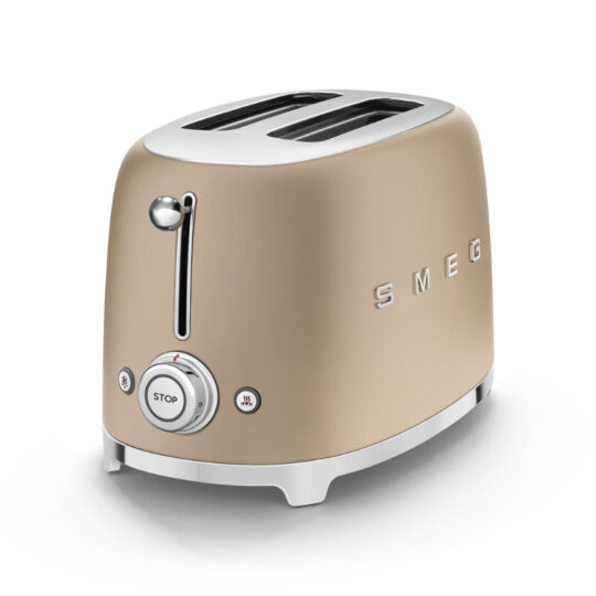 The Smeg 50's Retro Style 2-Slice Toaster combines iconic 1950s design with modern functionality, making it a standout addition to any kitchen.