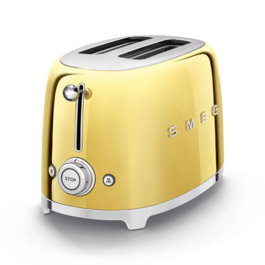 This toaster is designed to bring a splash of vintage charm with its polished stainless steel body and chrome accents, while delivering perfect toasting!