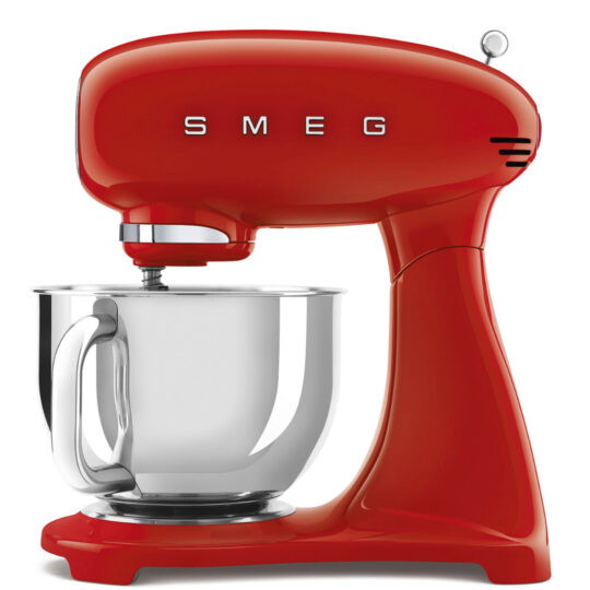 Get the 50's style Stand Mixer! The SMEG Mixer is designed to meet the needs of both amateur bakers and professional chefs with these brilliant details.